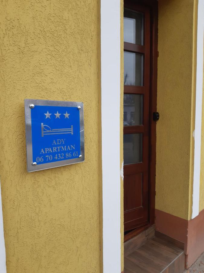 Ady Apartman Tata Εξωτερικό φωτογραφία
